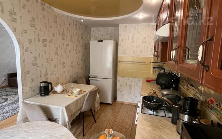 3-бөлмелі пәтер · 63.7 м² · 7/9 қабат, абая, бағасы: 18.5 млн ₸ в Уральске — фото 2