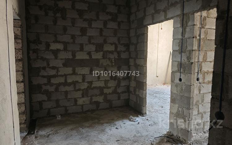 2-бөлмелі пәтер · 80.6 м² · 4/7 қабат, 17-ш/а., ​17-й микрорайон, бағасы: 16 млн ₸ в Актау, 17-й мкр — фото 2
