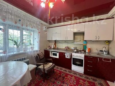 Жер үй мен саяжайлар в Костанайской обл.: Жеке үй · 4 бөлме · 120 м² · 3.5 сот., Тауелсиздик 192, бағасы: 43 млн 〒 Жеке үй · 4 бөлме · 120 м² · 3.5 сот., Тауелсиздик 192, бағасы: 43 млн 〒 в Костанае