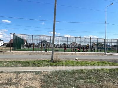 Жеке үй · 4 бөлме · 100 м² · 10 сот., мкр Бирлик-2, Габидена Мустафина 67 — Новостройка, бағасы: 15 млн ₸ в Атырау