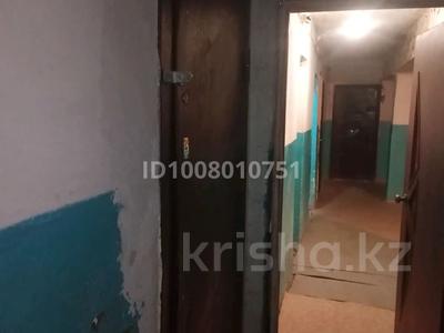 1-комнатная квартира · 7.7 м² · 4/5 этаж, мкр 8 72 — Гришина за 1.5 млн 〒 в Актобе