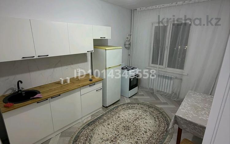 2-комнатная квартира · 70 м² · 3/9 этаж, мкр Акбулак 6 за 260 000 ₸ в Алматы, Алатауский р-н — фото 2