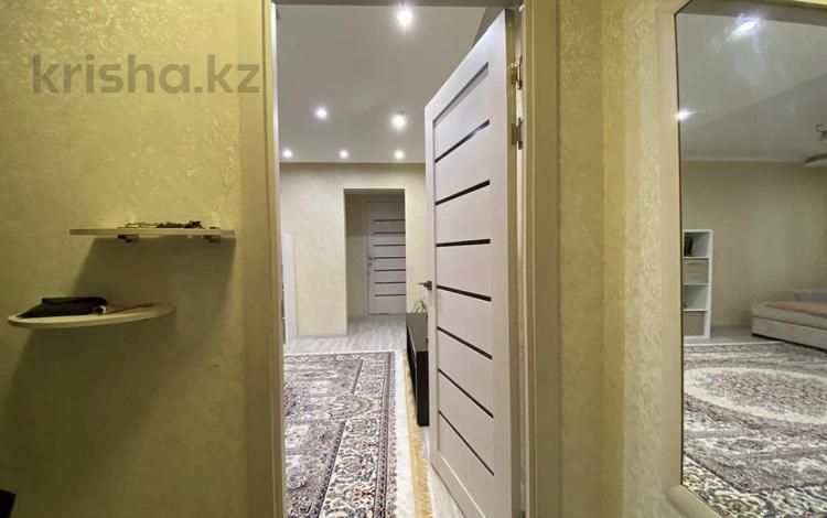 3-комнатная квартира · 69.5 м² · 7/10 этаж, 8-й Микрорайон 3 за 31 млн 〒 в Костанае — фото 2