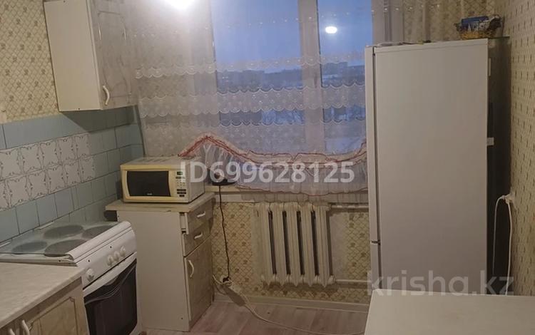 3-комнатная квартира · 68 м² · 9/10 этаж, . камзина 106 — Детская железная,дррога за 23.5 млн 〒 в Павлодаре — фото 2