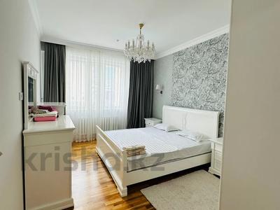 3-бөлмелі пәтер, 140 м², 4/8 қабат тәулігіне, Достык 13, бағасы: 30 000 〒 в Астане, Есильский р-н