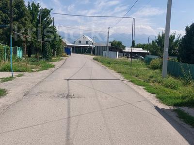Продажа домов и дачи в Алматинской обл.: Отдельный дом · 4 комнаты · 70 м² · 6 сот., Шоканова 58 за 15.5 млн 〒 Отдельный дом · 4 комнаты · 70 м² · 6 сот., Шоканова 58 за 15.5 млн 〒 в Боралдае (Бурундай), мкр Водник-1