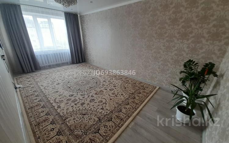 3-комнатная квартира · 64 м² · 9/9 этаж, мкр 4 — ТД Азия Молл, ТРК Орал, ГМ Алтындар за 24 млн ₸ в Уральске — фото 2