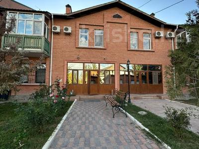 Отдельный дом · 5 комнат · 250 м² · 3 сот., Сужикова 3Б/3 — Есенова за 99 млн 〒 в 