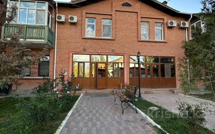 Отдельный дом · 5 комнат · 250 м² · 3 сот., Сужикова 3Б/3 — Есенова за 99 млн 〒 в  — фото 14