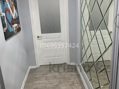 2-комнатная квартира · 55 м² · 1/5 этаж, Владимирская 2а — На против Обл.роддома, рядом с кафе Морокко за 200 000 〒 в Атырау, мкр Авангард-4
