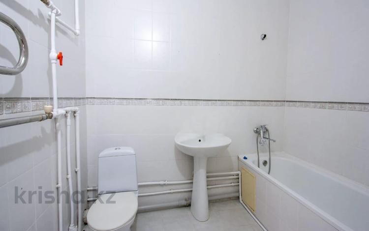 2-бөлмелі пәтер · 53 м² · 3/9 қабат, мкр Аксай-1А 18, бағасы: 30 млн ₸ в Алматы, Ауэзовский р-н — фото 2