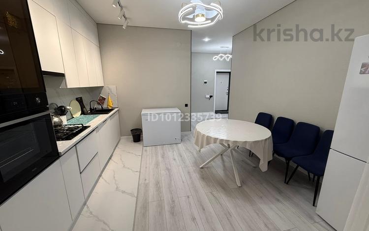 2-бөлмелі пәтер · 75 м² · 2/5 қабат, мкр. Алтын орда, Саздинское лесничество 228/3, бағасы: 35 млн ₸ в Актобе — фото 2