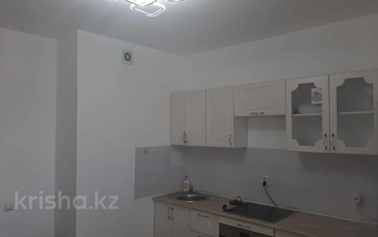 1-комнатная квартира, 43 м², 1/5 этаж, Бірлік за 12.8 млн 〒 в Талдыкоргане, мкр Коктем — фото 2