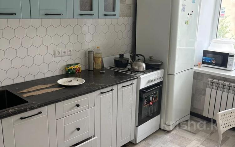 3-комнатная квартира · 57 м² · 5/5 этаж, ихсанова 45 за 18 млн ₸ в Уральске — фото 2