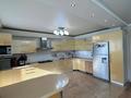 4-комнатная квартира · 207 м² · 3/6 этаж, мкр. Алтын орда, Молдагуловой за 76 млн ₸ в Актобе — фото 20