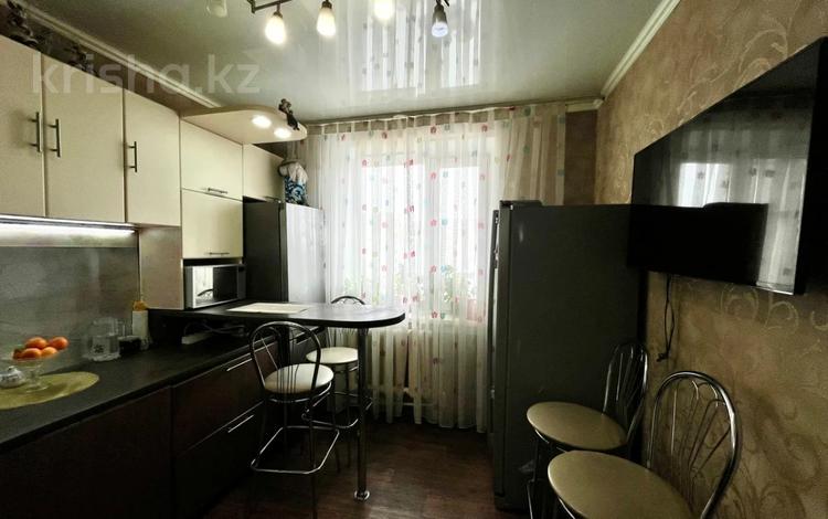 4-комнатная квартира · 80 м² · 8/10 этаж, мкр Юго-Восток, Мкр Степной 4 30 за 26.6 млн ₸ в Караганде, Казыбек би р-н — фото 2