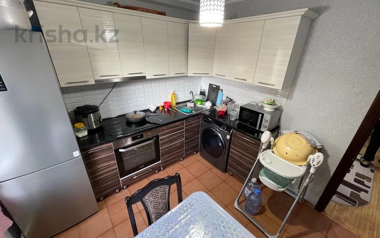 3-комнатная квартира · 68.1 м² · 1/6 этаж, Утепова 27 за 27.5 млн 〒 в Усть-Каменогорске — фото 2