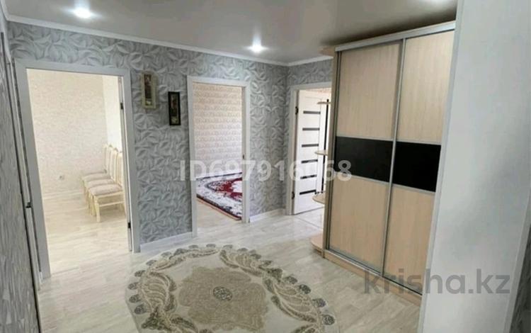 4-комнатная квартира · 90 м² · 5/5 этаж, Мкр.Авангард-4 18 за 28 млн 〒 в Атырау, мкр Авангард-4 — фото 2