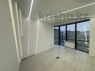 Свободное назначение, офисы, магазины и бутики, фитнес и спорт, медцентры и аптеки, образование, конференц-залы, кабинеты и рабочие места, студии · 980 м² за 15 млн 〒 в Алматы, Жетысуский р-н