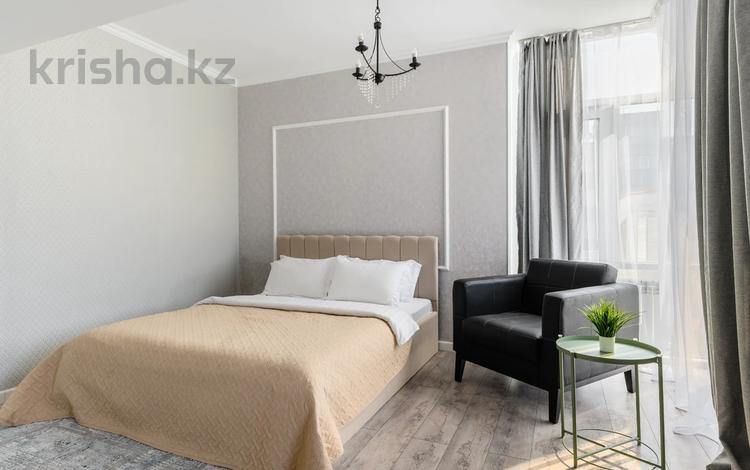 2-комнатная квартира · 70 м² · 6/12 этаж, Тулебаева 49/1 за 35 000 ₸ в Алматы, Медеуский р-н — фото 2