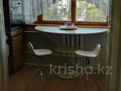 4-бөлмелі пәтер · 76 м² · 3/5 қабат, Казыбек би 176а — Муканова, бағасы: 73 млн ₸ в Алматы, Алмалинский р-н