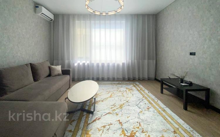 2-комнатная квартира, 77.6 м² помесячно, Басенова 10 за 600 000 〒 в Алматы — фото 2
