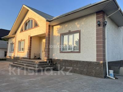 Отдельный дом · 6 комнат · 250 м² · 10 сот., ул. Курмангазы 1 а за 45 млн ₸ в Сарыагаш