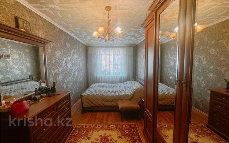 4-бөлмелі пәтер · 75 м² · 3/5 қабат, Жаңа қала ш/а., Мкр Новый Город ул. Крамского — Экономический университет, бағасы: 26.5 млн ₸ в Караганде, Казыбек би р-н — фото 2