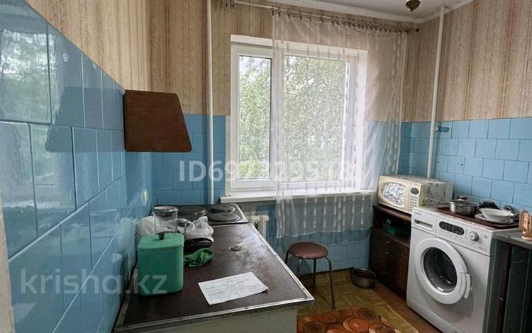 3-комнатная квартира, 47.6 м², 4/5 этаж, Камзина 174