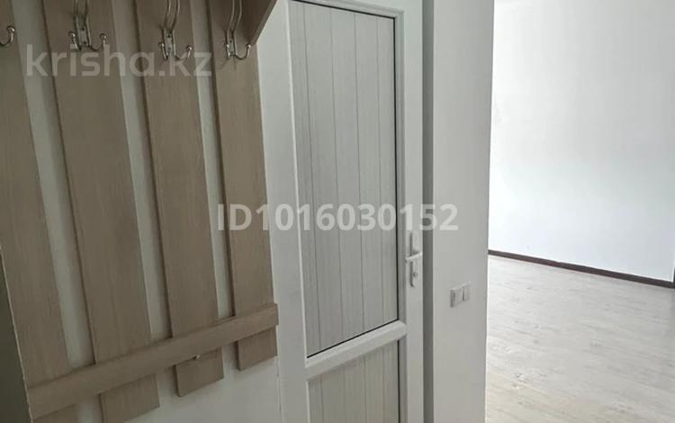 2-бөлмелі пәтер · 45 м² · 2/3 қабат, Улица Утегенова 18/8, бағасы: 150 000 ₸ в Шымкенте, Абайский р-н — фото 2