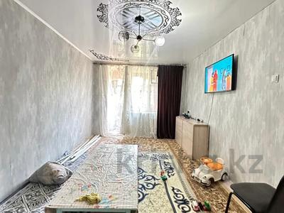 Продажа квартир в Жамбылской обл.: 3-комнатная квартира · 62 м² · 4/5 этаж, Самал за 13.5 млн 〒 3-комнатная квартира · 62 м² · 4/5 этаж, Самал за 13.5 млн 〒 в Таразе