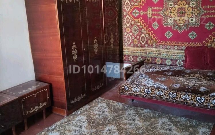 2-бөлмелі пәтер · 31.6 м² · 1/1 қабат, Нефтяников, бағасы: 8 млн ₸ в Актобе, мкр Гормолзавод — фото 2