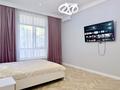 1-комнатная квартира · 60 м² · 1/4 этаж, мкр Ак Шагала, Жалена Тулепова 84 за 320 000 ₸ в Атырау — фото 2