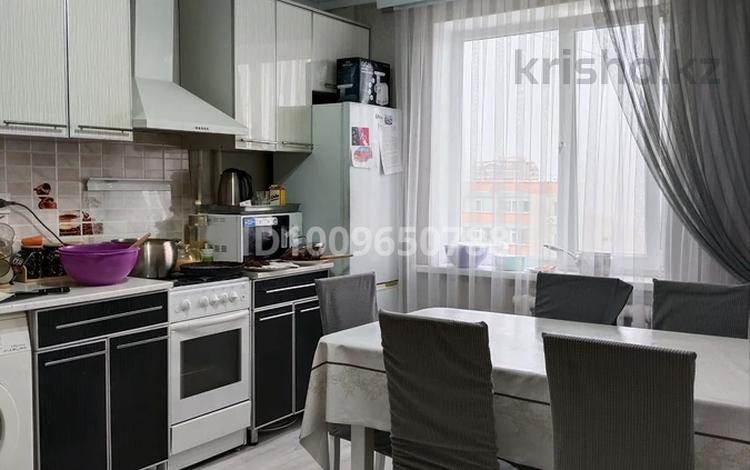 3-бөлмелі пәтер · 65.1 м² · 8/9 қабат, мкр 12 62, бағасы: 25 млн ₸ в Актобе — фото 2