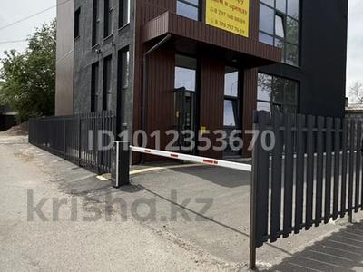 Еркін, кеңселер, дүкендер мен бутиктер, қоғамдық тамақтану орны, сұлулық салондары, медорталықтар мен дәріханалар, білім орталықтары, ойын-сауық · 210 м², бағасы: 130 млн ₸ в Конаеве