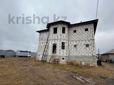 Жеке үй · 20 бөлме · 750 м² · 18 сот., Енбекши — На первой линий. напротив пост ГАИ, бағасы: 60 млн 〒 в Караоткеле