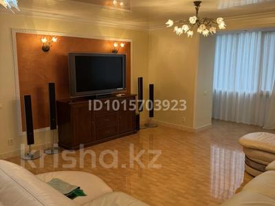 7-бөлмелі пәтер · 200 м² · 2/5 қабат, Иманова 2 — М. Ауэзова, бағасы: 65 млн ₸ в Астане, р-н Байконур