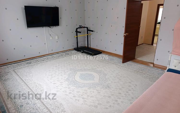 2-бөлмелі пәтер · 60.9 м² · 5/5 қабат, мкр Кадыра Мырза-Али 7 — НИШ, бағасы: 22 млн ₸ в Уральске — фото 2