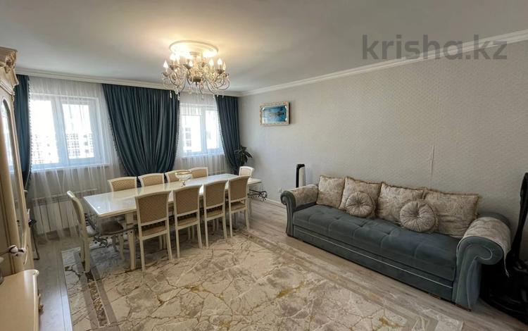 3-комнатная квартира, 100 м², 10/10 этаж, Роза Багланова 3 — гипермаркет Анвар, Ана мен Бала, Кардиохирургический центр, Магнум, Астана Арена, Барыс Арена. Горячая цена