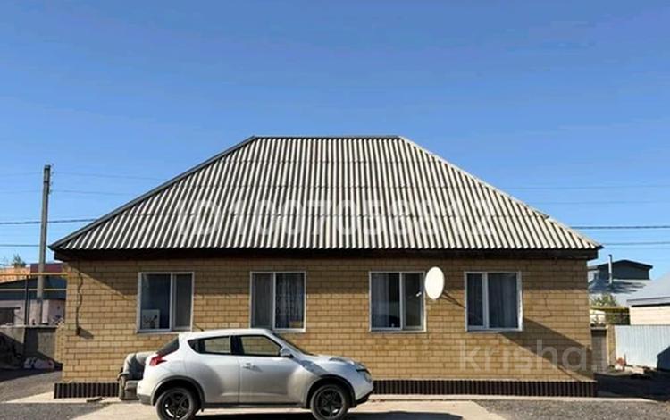 Отдельный дом · 4 комнаты · 137 м² · 10 сот., Есиль 33 за 26 млн 〒 в Талапкер  — фото 2