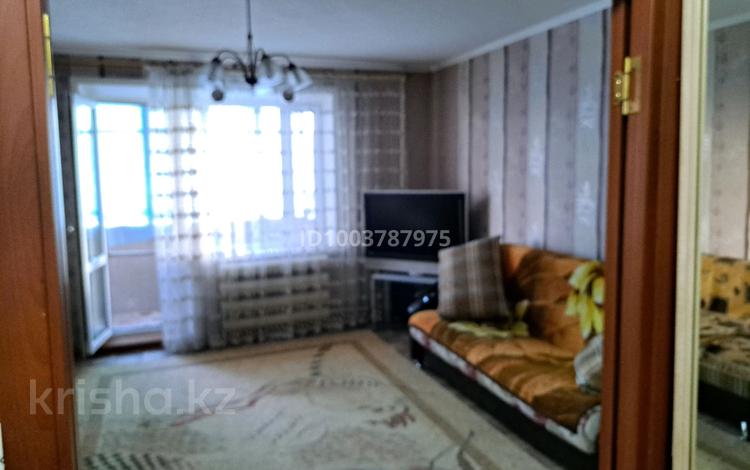 1-комнатная квартира · 42 м² · 8/10 этаж, мкр Юго-Восток, Мкр Юго-Восток, мкр Гульдер 2, ул. Таттимбета 11 — Поликлиники 3, Магнума за 130 000 ₸ в Караганде, Казыбек би р-н — фото 2