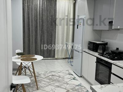 1-комнатная квартира, 44 м², 8/10 этаж помесячно, мкр Атырау, Абулхайыр хана 51а за 250 000 〒