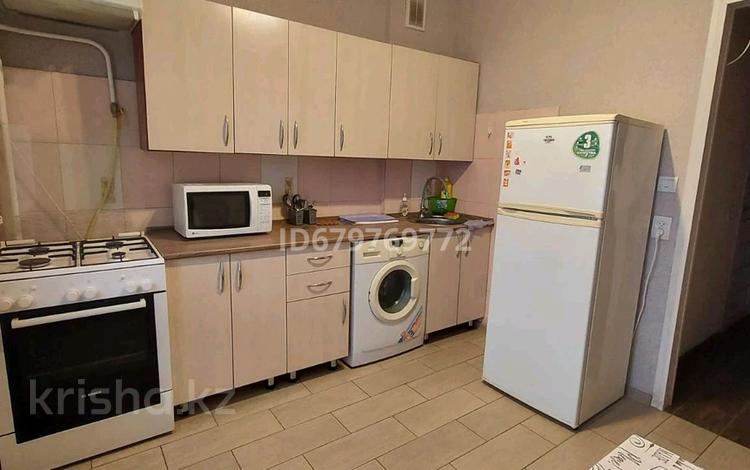 1-комнатная квартира · 40 м² · 2/5 этаж, 3-й мкр 20б за 120 000 ₸ в Актау — фото 2