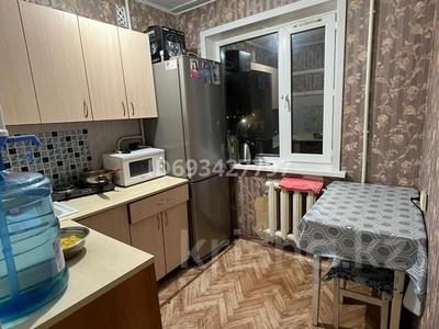 1-комнатная квартира, 35 м², 3/5 этаж помесячно, 6 мкр 31 за 50 000 〒 в Темиртау