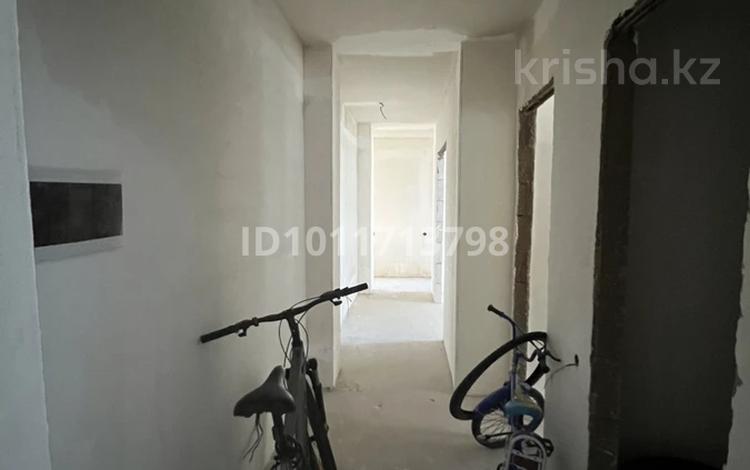 3-комнатная квартира · 75.7 м² · 1/5 этаж, ул. Е-128 7 за 29 млн ₸ в Астане, Есильский р-н — фото 2