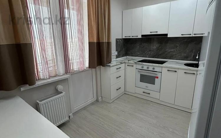 1-комнатная квартира, 35 м², 9 этаж помесячно, Сулейменова за 250 000 〒 в Алматы, Ауэзовский р-н — фото 2