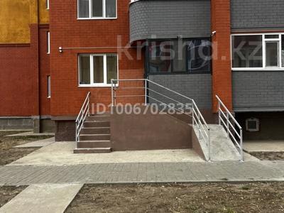 Офисы, салоны красоты, медцентры и аптеки, образование, кабинеты и рабочие места, студии · 42 м² за 350 000 〒 в Актобе, Нур Актобе