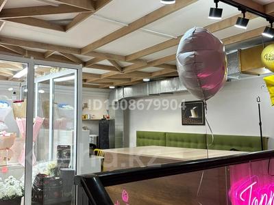 Свободное назначение, магазины и бутики, студии · 28 м² за 400 000 ₸ в Астане, Есильский р-н