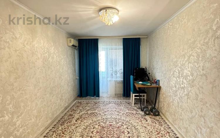 3-комнатная квартира · 50 м², Абая — Казпочта, Жастык, Халык банк за 12.5 млн ₸ в Актобе — фото 2