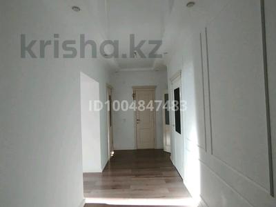 4-бөлмелі пәтер · 124.4 м² · 8/10 қабат, Нұрсая ш/а., Т. Жумагалиева 10, бағасы: 47 млн ₸ в Атырау, мкр Нурсая